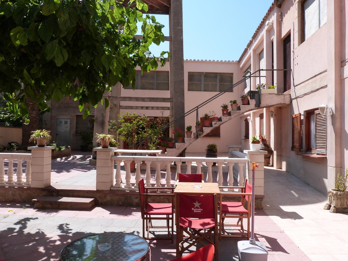 Ca L'Amadeu Hotel Vilanova de Escornalbou Bagian luar foto