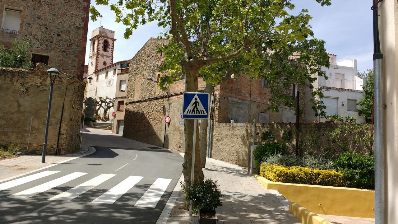 Ca L'Amadeu Hotel Vilanova de Escornalbou Bagian luar foto