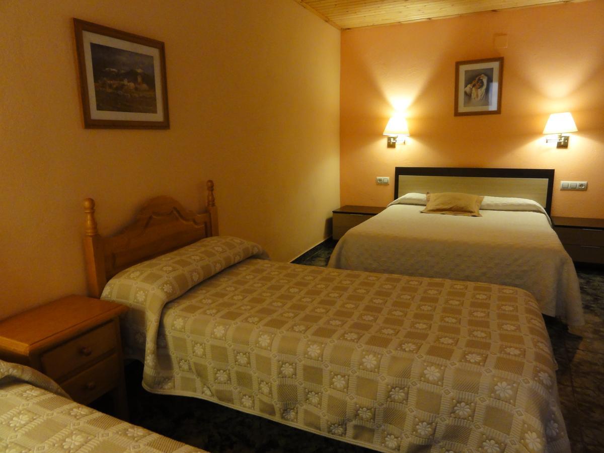 Ca L'Amadeu Hotel Vilanova de Escornalbou Bagian luar foto